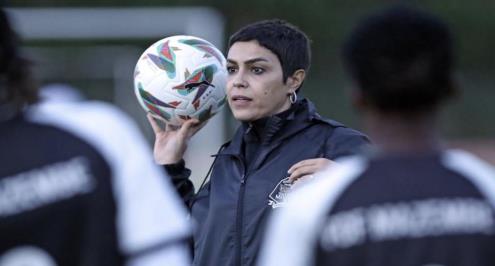 كسرت الاحتكار بإنجاز تاريخي.. من هي لمياء بومهدي أفضل مدرب لفرق السيدات في أفريقيا؟